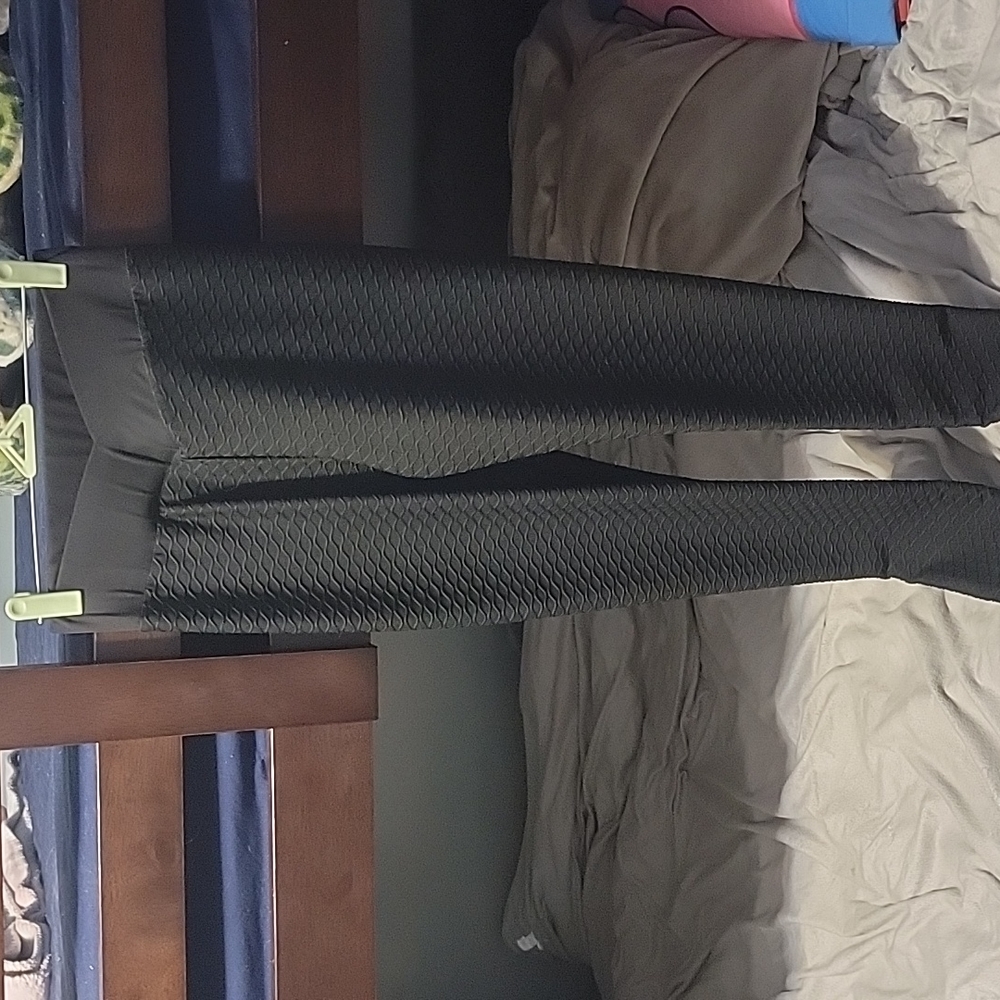 Textured leggings